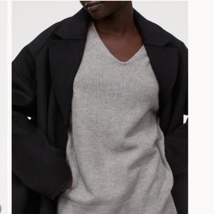 H&M || Grey V-Neck Sweater